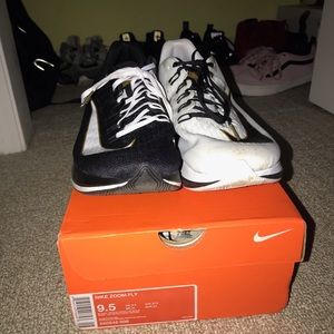 Nike Zoom Fly Mismatched (used)
Size 9.5
